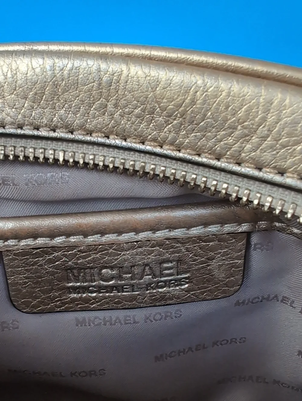 Michael Kors Metallic Gold Stud Embellished Crossbody Bag Size 8.5+6+2.5